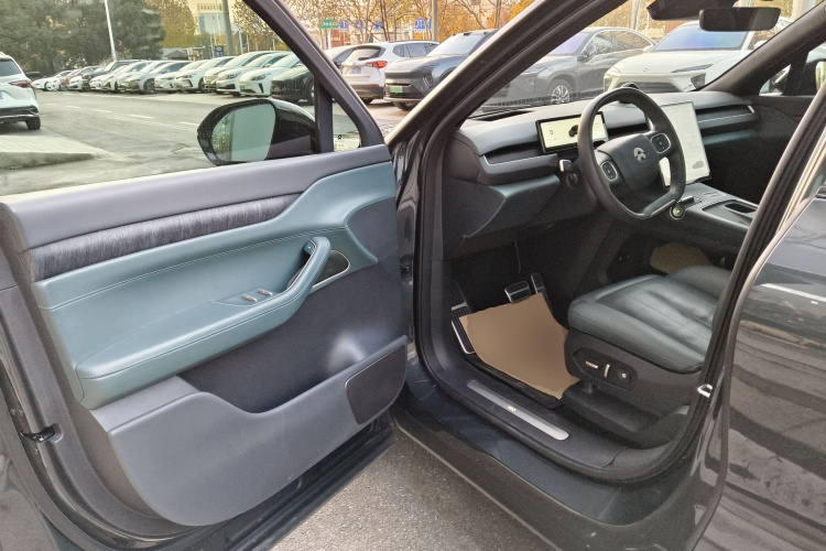 蔚来ES8 2023款 100kWh 签名版中控内饰20