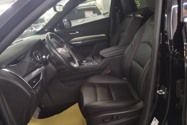 凯迪拉克XT4 2020款 28T 两驱领先型中控内饰19