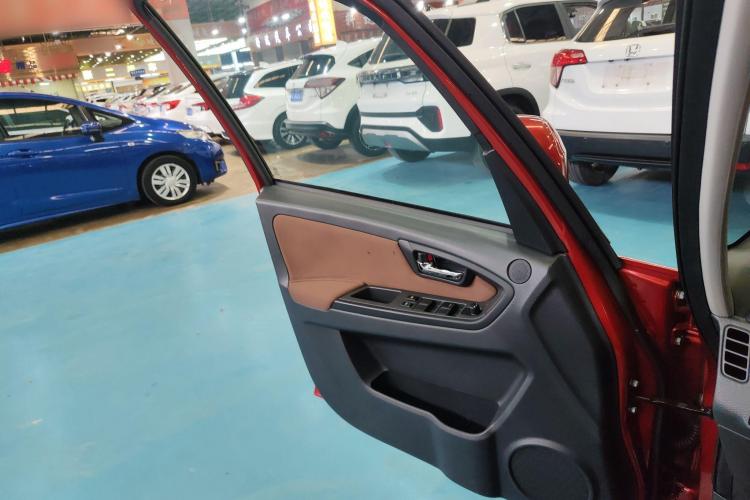 铃木 天语 SX4 2013款 1.6L 自动酷锐型中控内饰7007