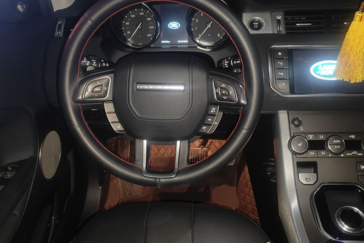 路虎 揽胜极光 2018款 240PS PURE 风尚版中控内饰13