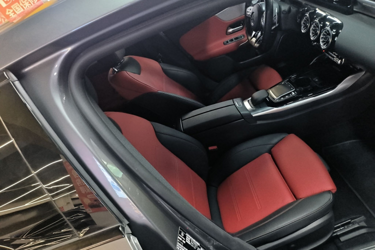 奔驰A级AMG 2022款 AMG A 35 L 4MATIC局部细节41