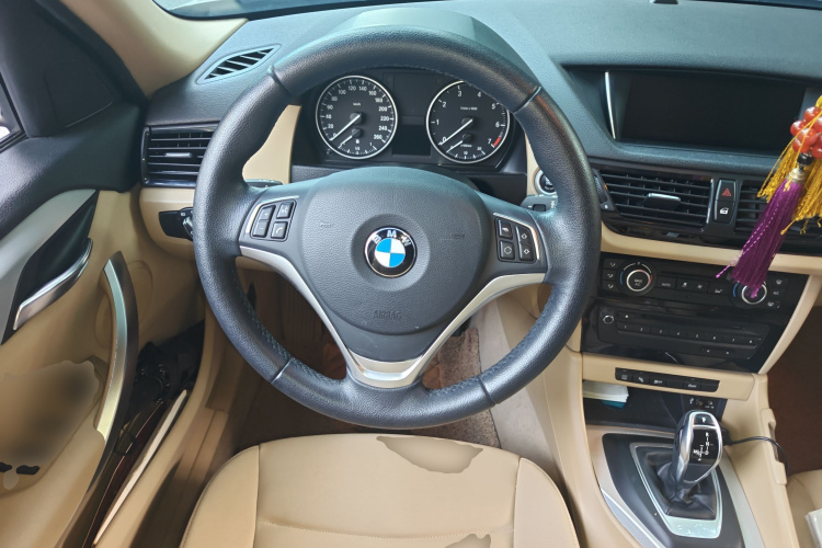 宝马X1 2014款 sDrive18i 领先型中控内饰13