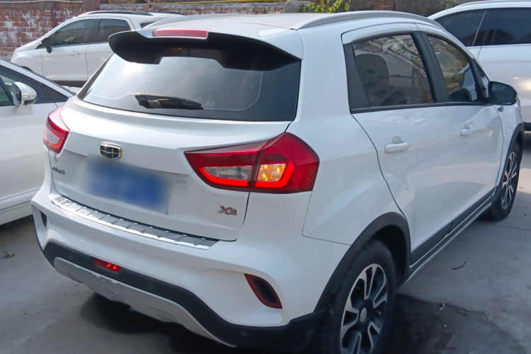 吉利汽车 远景X3 2017款 1.5L 手动精英型车身外观7