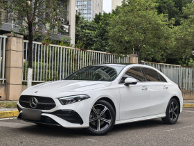 奔驰A级 2025款 A 200 L 时尚型