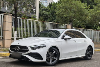 奔驰A级 2025款 A 200 L 时尚型