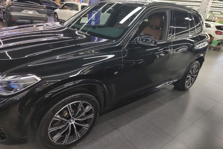 宝马X5新能源(进口) 2021款 改款 xDrive45e M运动套装车身外观4