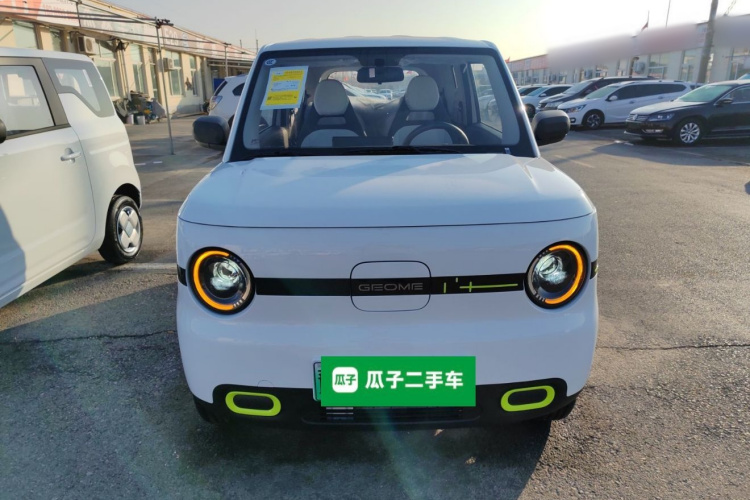 吉利银河 熊猫 2025款 210km 元气熊车身外观2