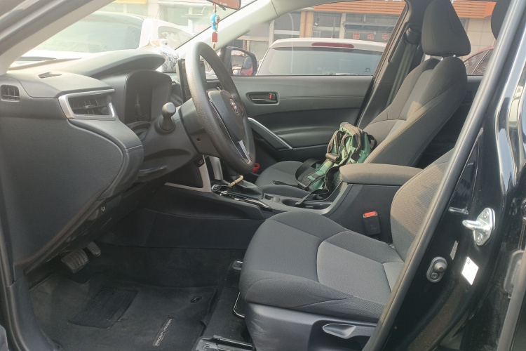 丰田 锋兰达 2023款 2.0L CVT精英版中控内饰7003