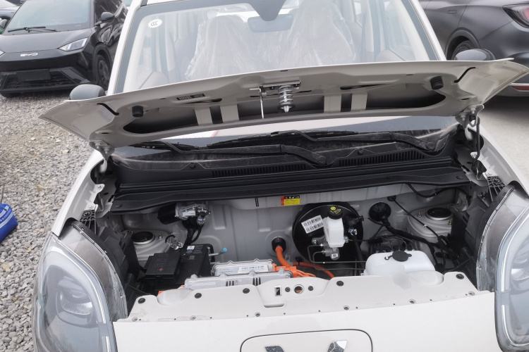 五菱汽车 宏光MINIEV 2025款 四门版 进阶款机舱底盘24