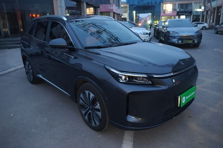 蓝电E5 PLUS 2026款 165km 长续航先享版Ultra 7座车身外观3