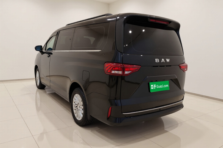 BAW北汽制造 锐胜王牌M7 2023款 2.0L 自动长轴创享型 7座车身外观5