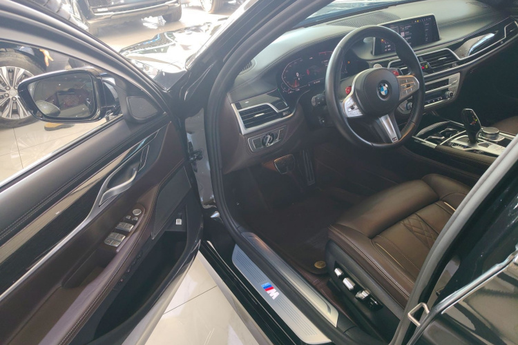 宝马7系 2019款 改款 730Li M运动套装中控内饰20