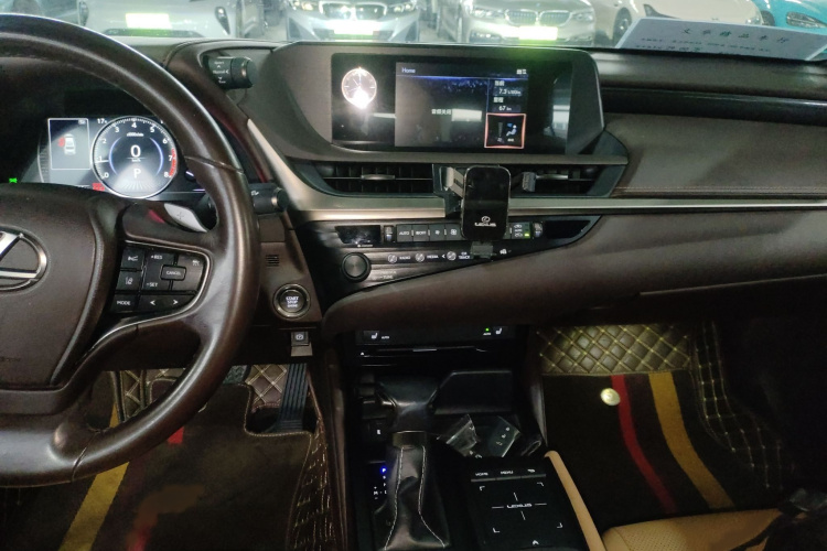 雷克萨斯ES 2020款 200 卓越版局部细节16