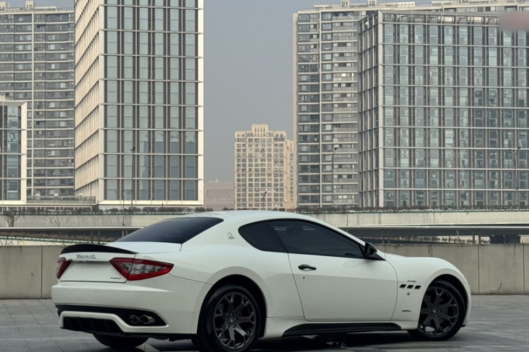 玛莎拉蒂 GranTurismo 2007款 4.2L 标准版车身外观6004