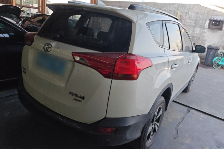 丰田 RAV4荣放 2015款 2.0L CVT两驱风尚版车身外观7