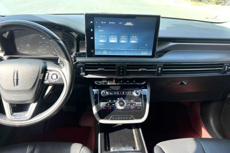 林肯 冒险家 2022款 2.0T 两驱尊雅版中控内饰7006