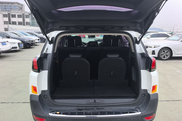 标致5008 2017款 380THP 7座无界版局部细节23