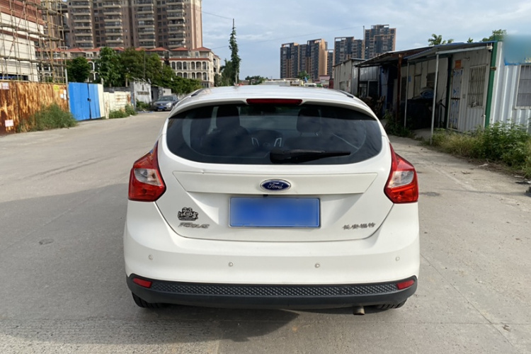 福特 福克斯 2012款 两厢 1.6L 自动舒适型车身外观6004