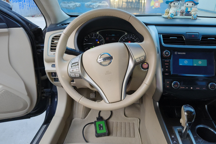 日产 天籁 2013款 2.0L XL舒适版中控内饰13