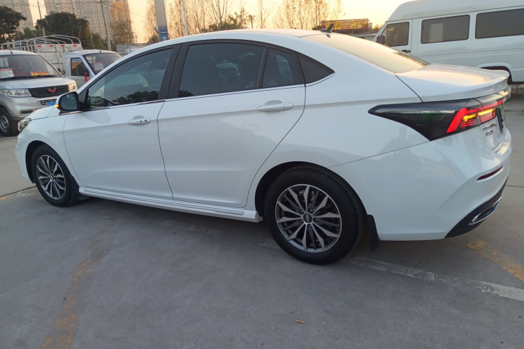 奇瑞 艾瑞泽5 PLUS 2021款 小泽 1.5L CVT享PLUS车身外观6003