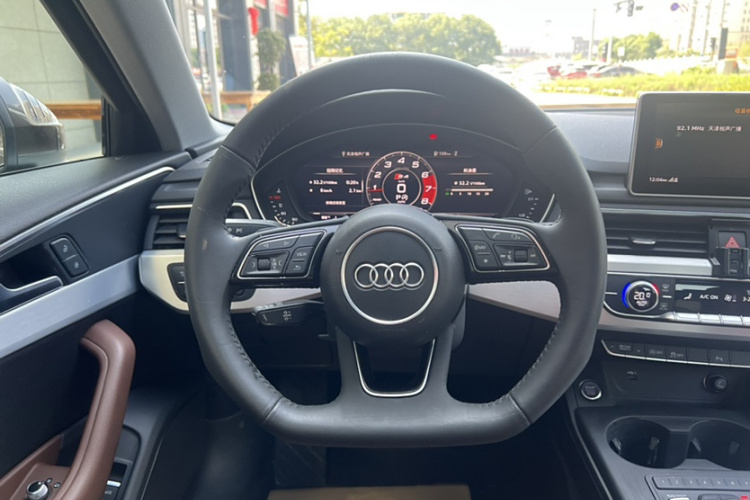 奥迪A4L 2018款 30周年年型 40 TFSI 时尚型局部细节13