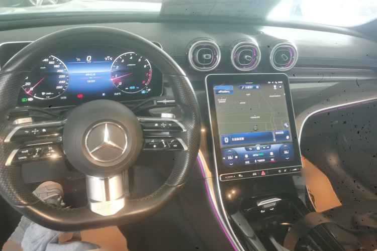 奔驰C级 2022款 C 260 L 运动版中控内饰7002