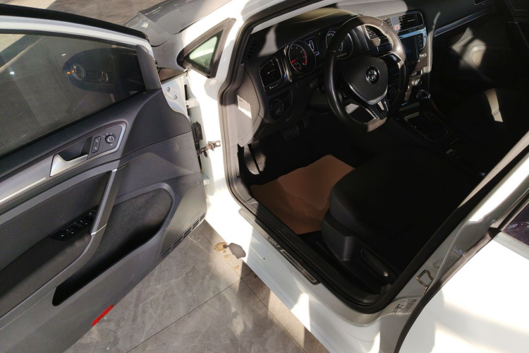 大众 高尔夫 2017款 230TSI 自动舒适百万辆纪念版中控内饰20