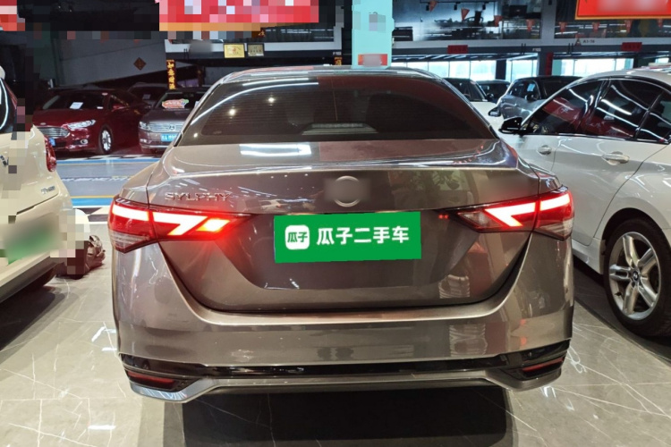 日产 轩逸 2023款 改款 1.6L CVT悦享版车身外观6