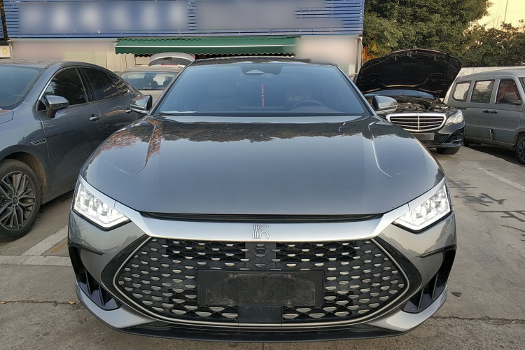 比亚迪 汉 2022款 DM-i 121KM 尊荣型车身外观2