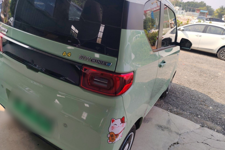 五菱汽车 宏光MINIEV 2021款 马卡龙臻享款 磷酸铁锂车身外观6005