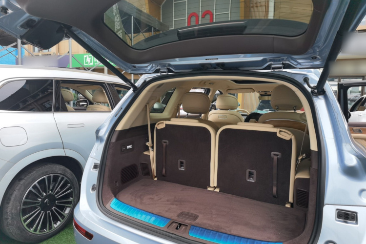 鸿蒙智行 问界M7 2024款 1.5T 后驱Plus版 6座机舱底盘23