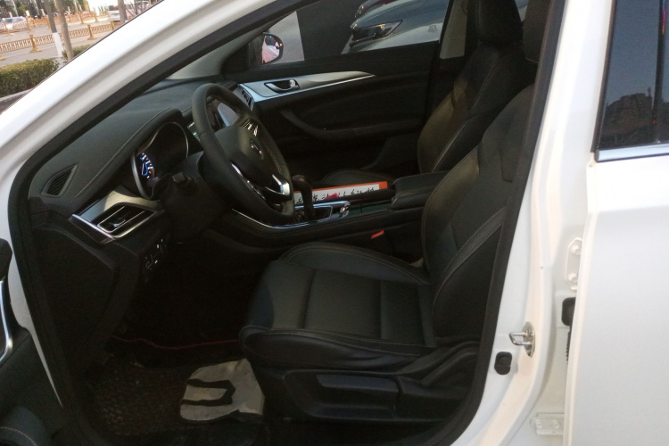 长安 逸动 2018款 1.6L GDI 手动时尚型局部细节19