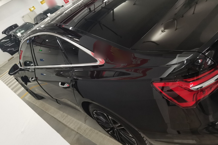 奥迪A6L 2024款 45 TFSI quattro 尊享致雅型车身外观6003