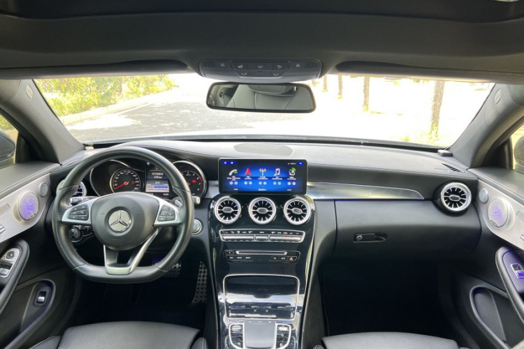 奔驰C级(进口) 2018款 C 200 轿跑车中控内饰7003