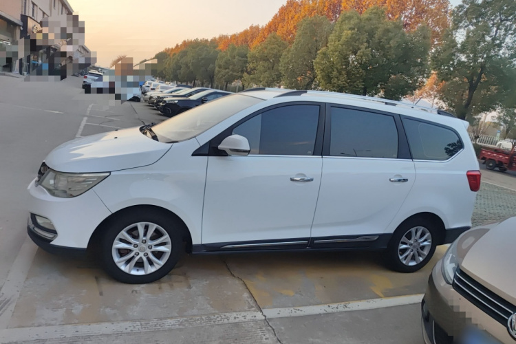 宝骏730 2016款 1.5L 手动舒适型 7座 国V车身外观6003