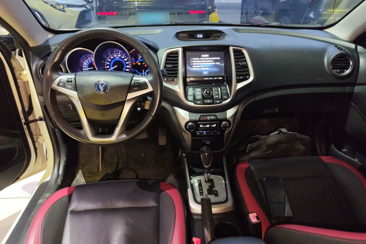 长安 逸动 2015款 1.6L 自动俊酷型 国V中控内饰12