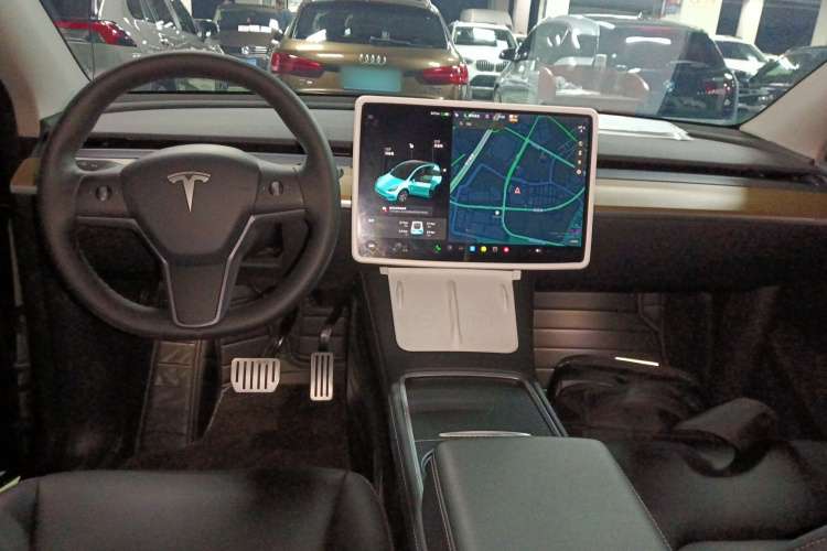 特斯拉 Model Y 2021款 标准续航后驱版中控内饰12
