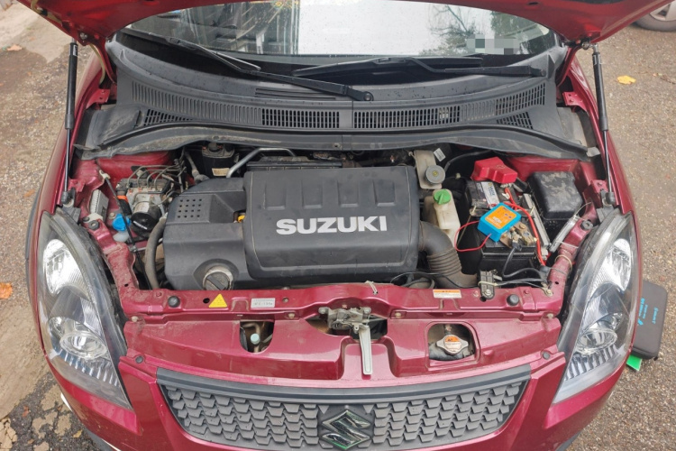 铃木 雨燕 2013款 1.5L 自动20周年限量版局部细节24