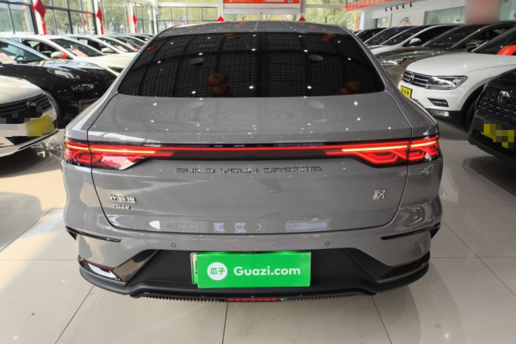 比亚迪 汉 2025款 DM-i 125KM尊贵型车身外观6