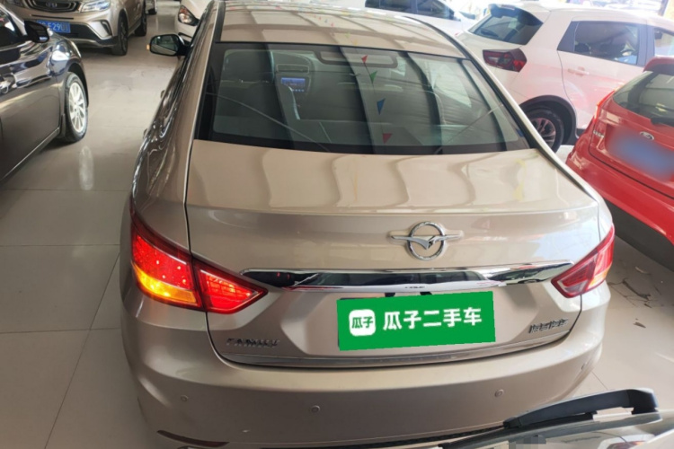 海马 福美来 2015款 1.6L 手动品尚型车身外观6