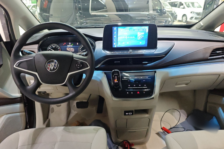 别克GL8 2023款 陆上公务舱 舒适型中控内饰12