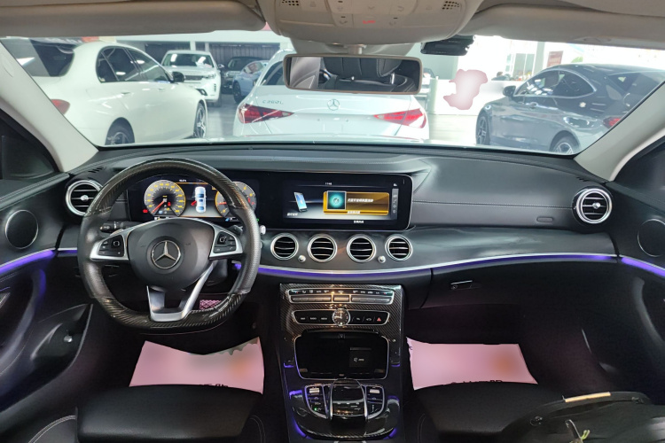 奔驰E级 2016款 E 200 L 运动型中控内饰7002
