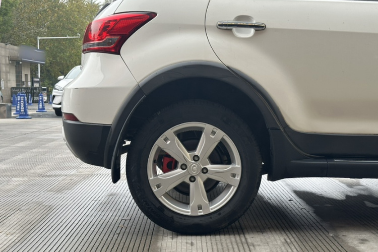 长城M4 2014款 1.5L 手动豪华型车身外观6013