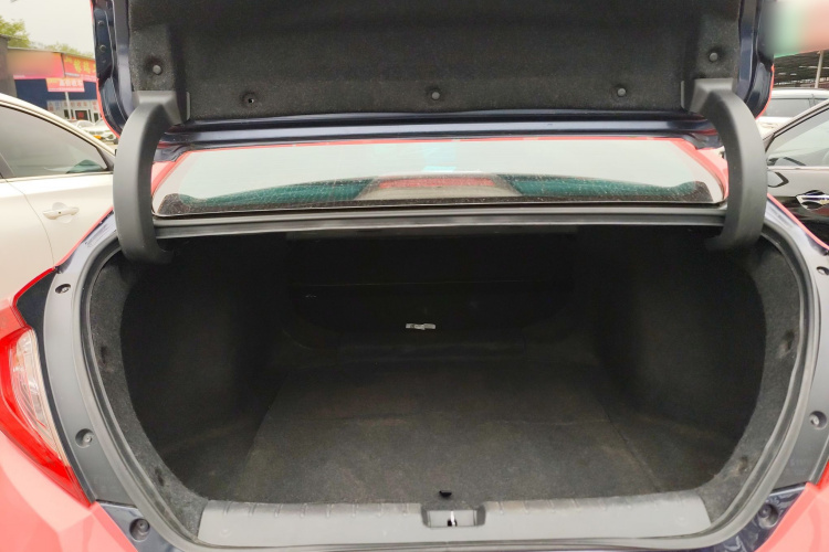 本田 思域 2019款 180TURBO CVT尚动版 国VI机舱底盘23