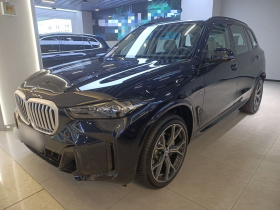 宝马X5 2023款 xDrive 30Li 尊享型M运动曜夜套装