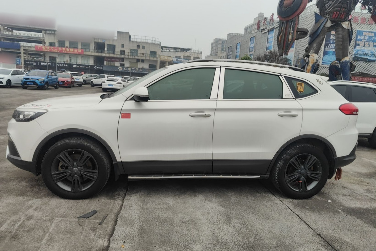 猎豹汽车 猎豹CS10 2017款 2.0T 自动都市型车身外观4