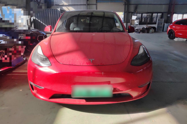 特斯拉 Model Y 2021款 长续航全轮驱动版车身外观2