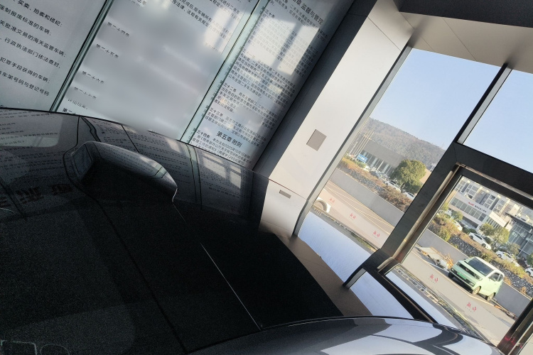 鸿蒙智行 智界R7 2025款 增程 251km Max局部细节57