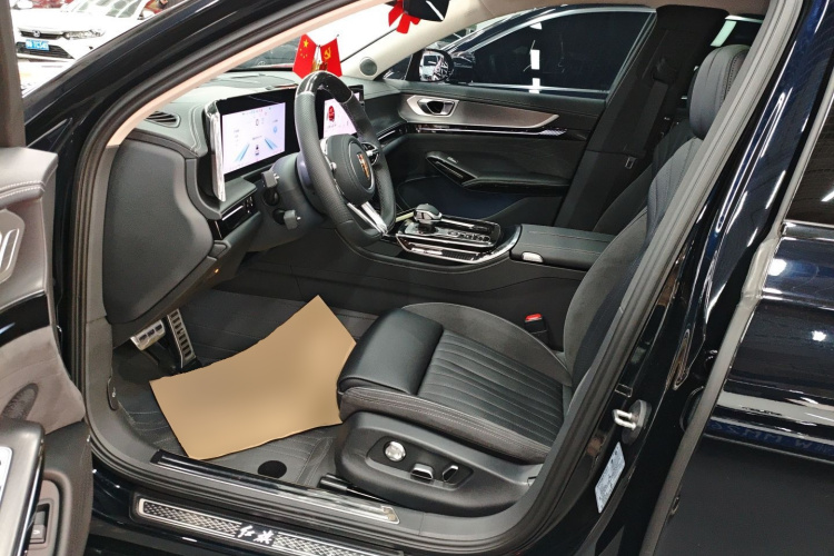 红旗H9 2024款 2.0T 旗畅 私享风尚版中控内饰20