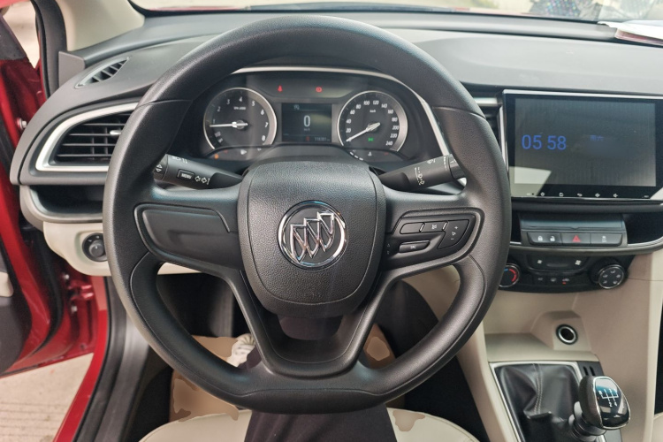 别克 英朗 2016款 15N 手动精英型中控内饰13